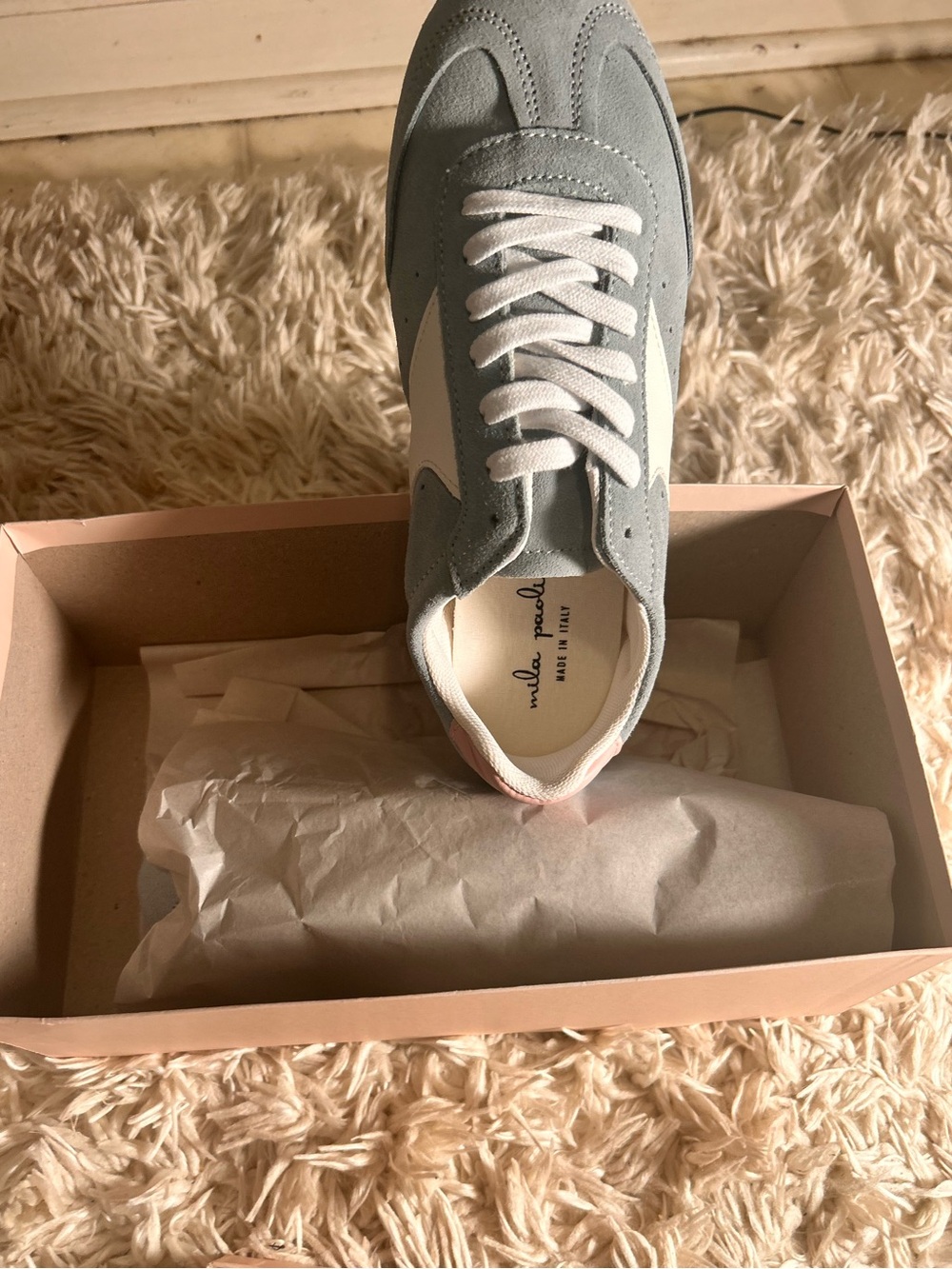 Mila Paoli Sneakers